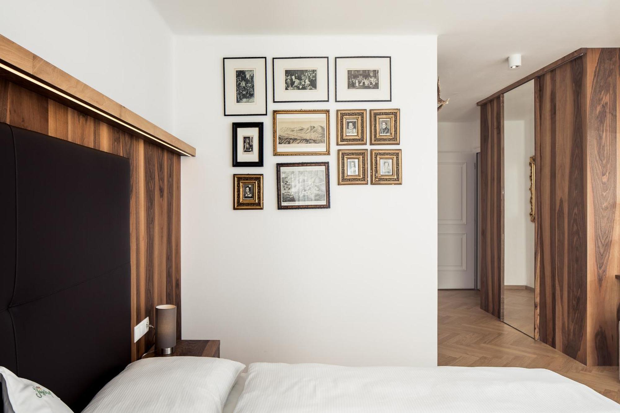 Hotel Jagdhof Caldaro Eksteriør billede
