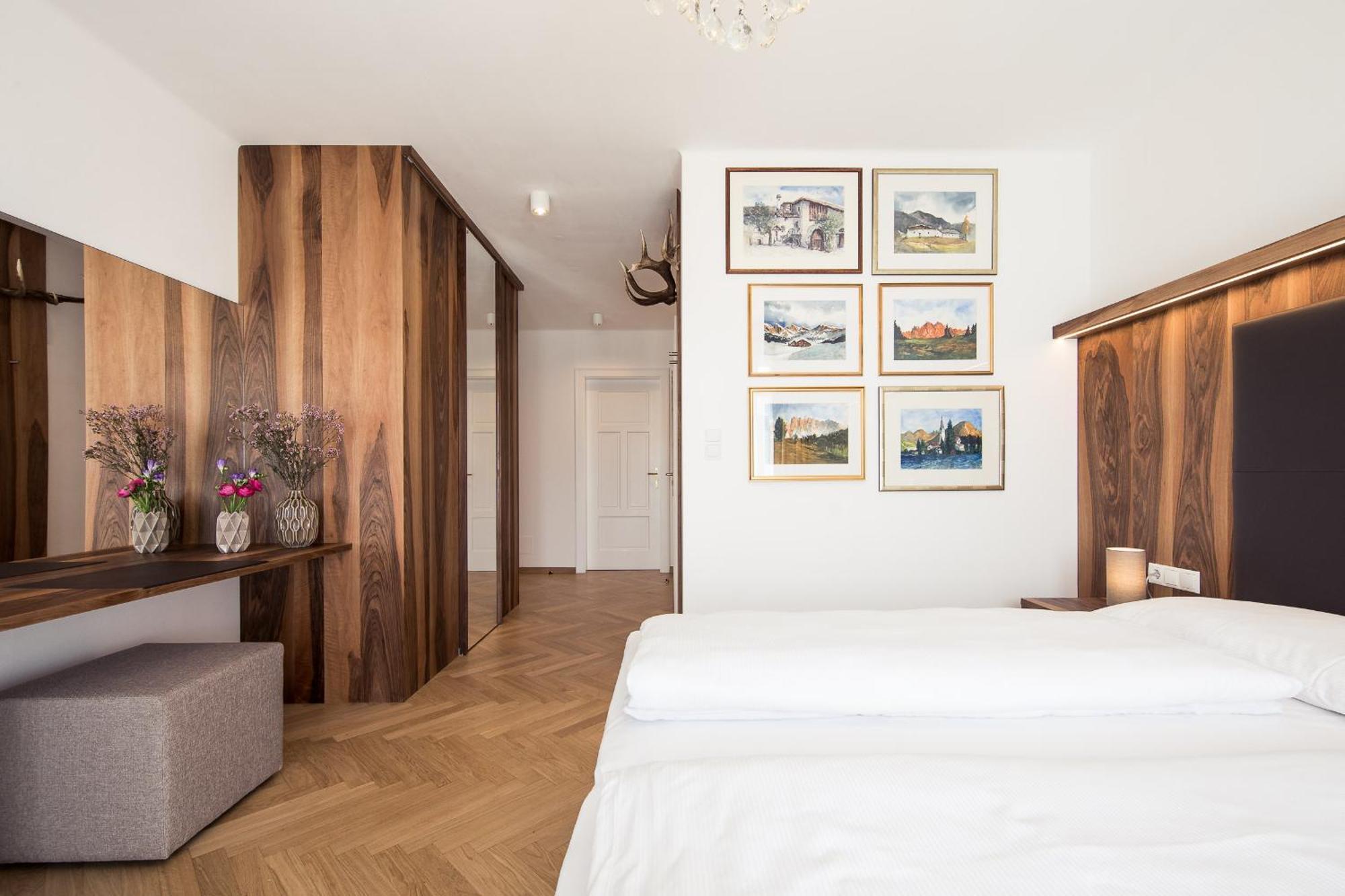 Hotel Jagdhof Caldaro Eksteriør billede