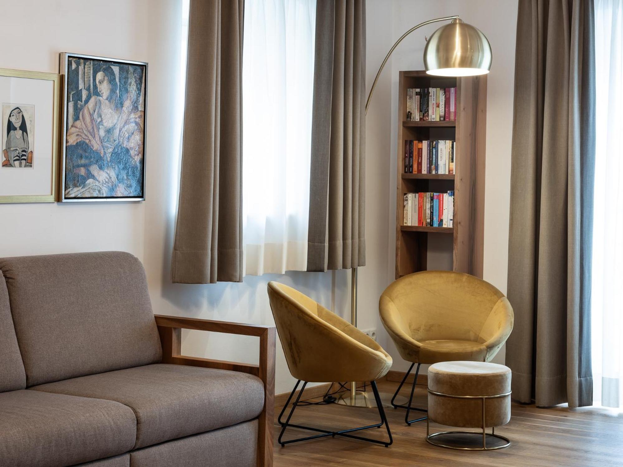 Hotel Jagdhof Caldaro Eksteriør billede