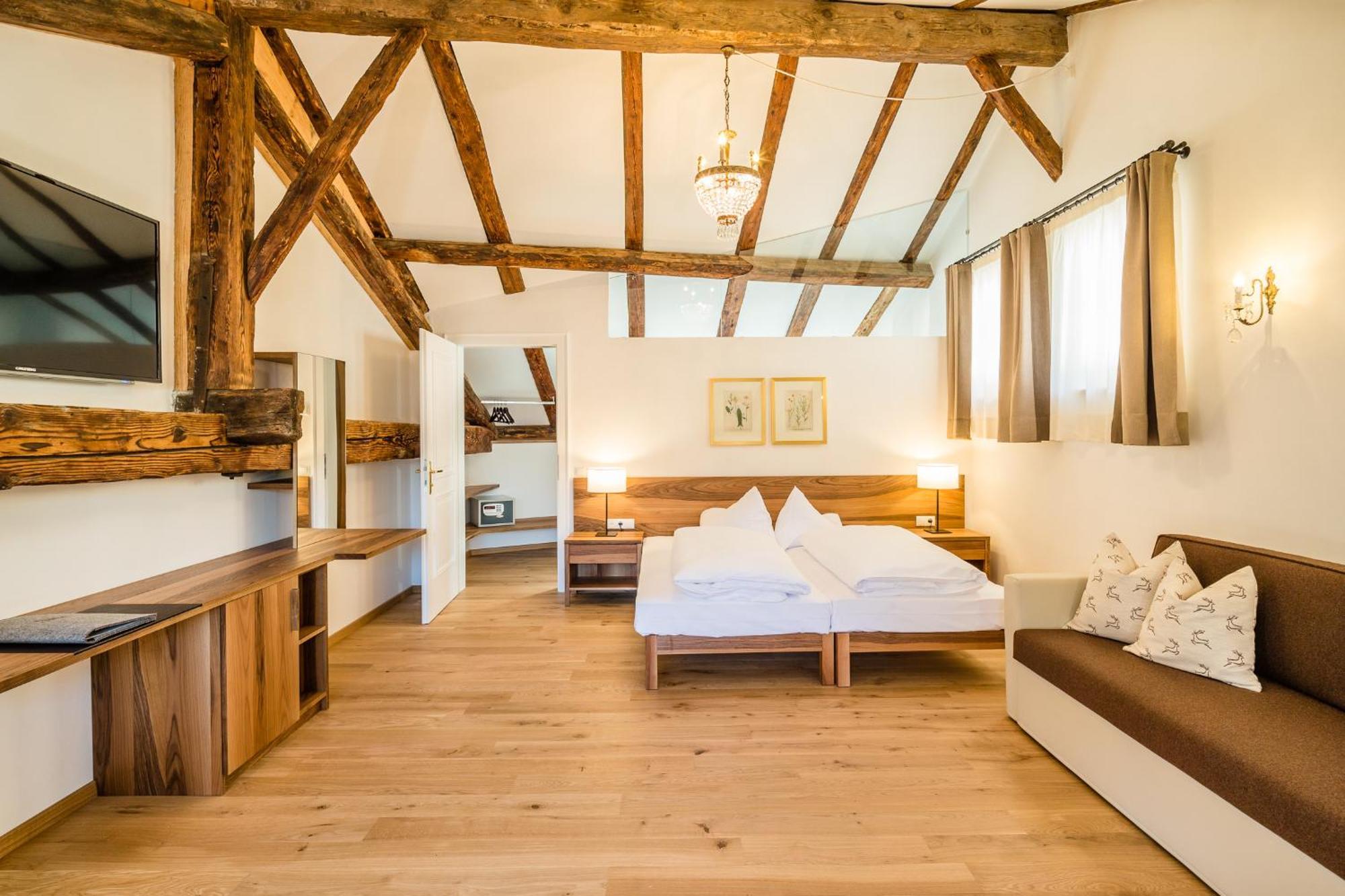 Hotel Jagdhof Caldaro Eksteriør billede