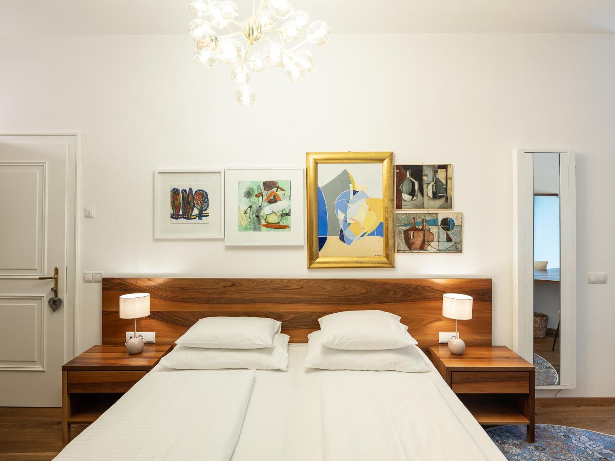 Hotel Jagdhof Caldaro Eksteriør billede