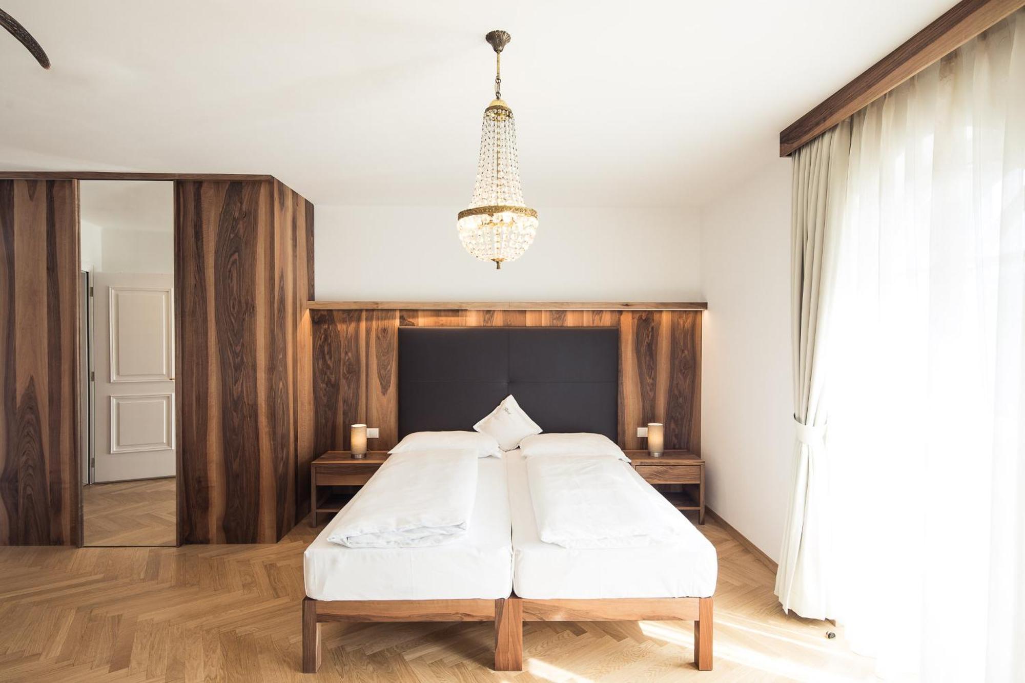 Hotel Jagdhof Caldaro Eksteriør billede